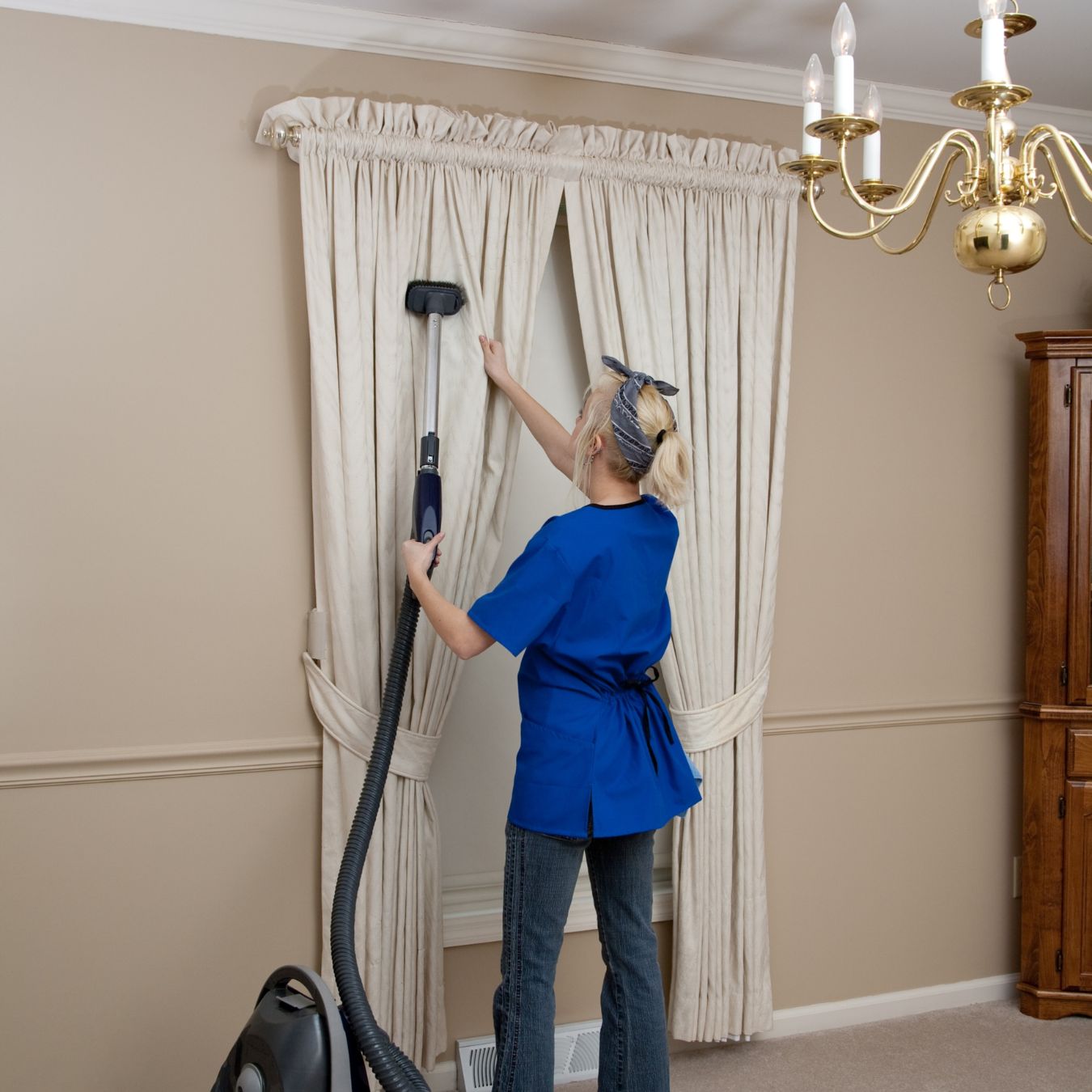 Curtain & Bedsheet Cleaning 🏡🛏️