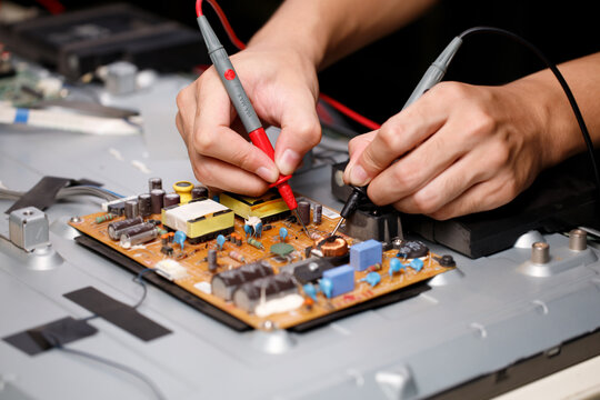 Electronics Repair 🔌🖥️