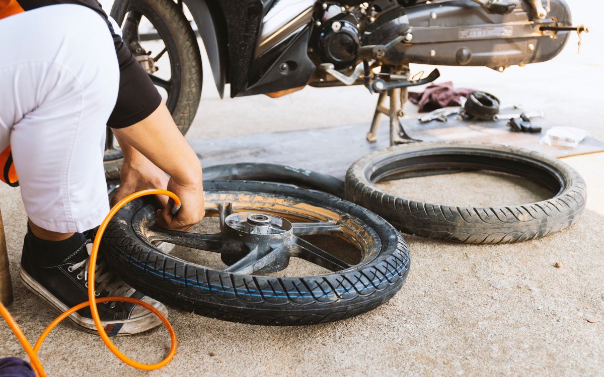 Tyre Replacement & Wheel Balancing 🏍️